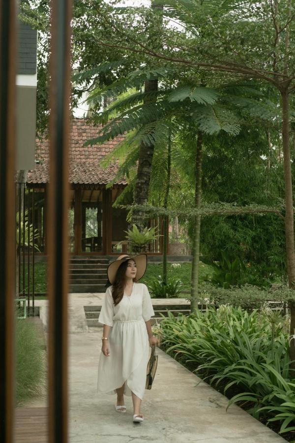 Menginap di pertanian Layana *
